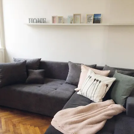Apartment Tennis Prime Location, Parking, Near Beach, Self Check-in *
