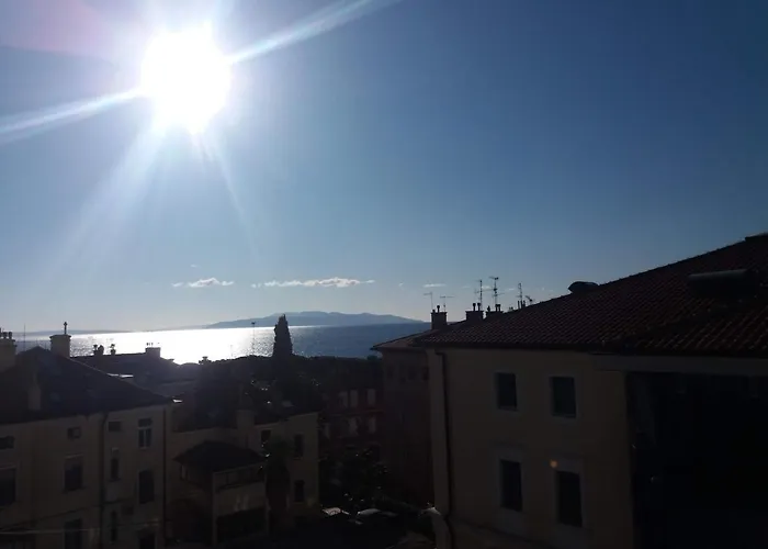 Tennis Prime Location, Parking, Near Beach, Self Check-in * Opatija